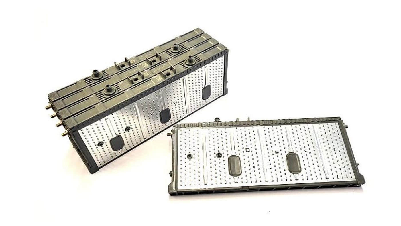 Modules de batterie haute tension hybride assemblés en pack, prêts à être testés et équilibrés